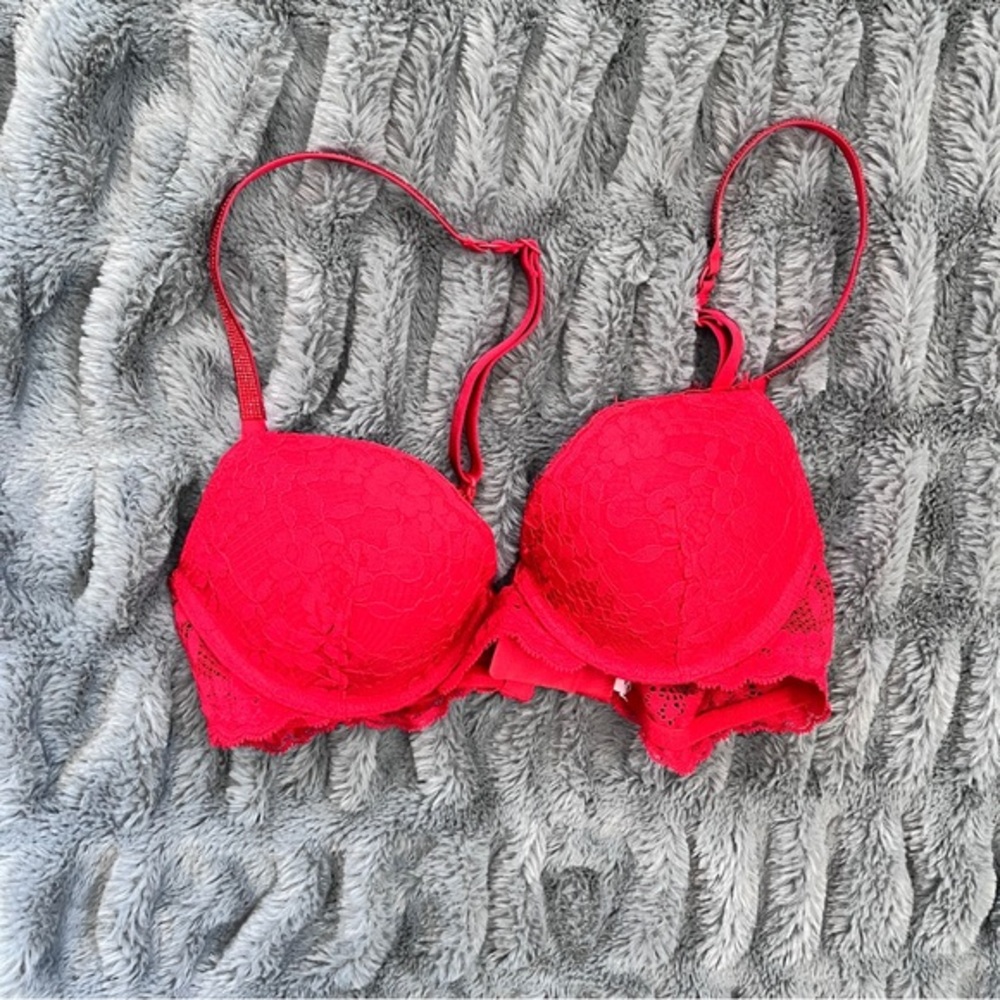 Victoria’s Secret Shine Strap Elegant Red Lace Bra Push Up 32B